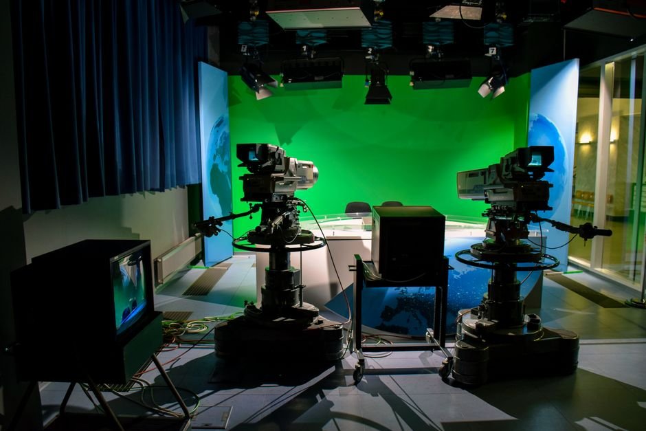 Why political advertising campaigns are doubling down on traditional media in Brazil
